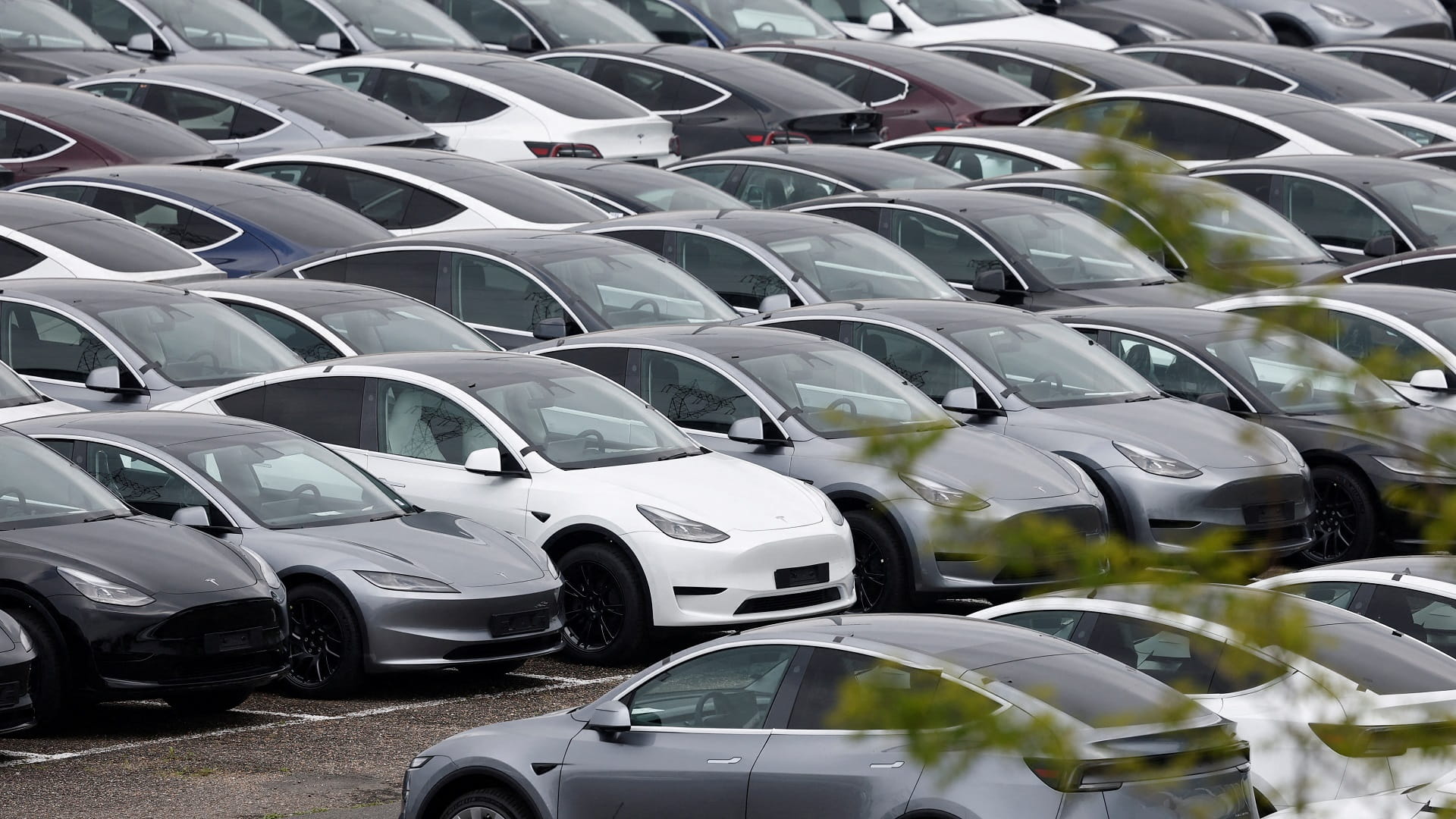 دراسة: السيارات الكهربائية تنتج انبعاثات أقل بنسبة 73% 