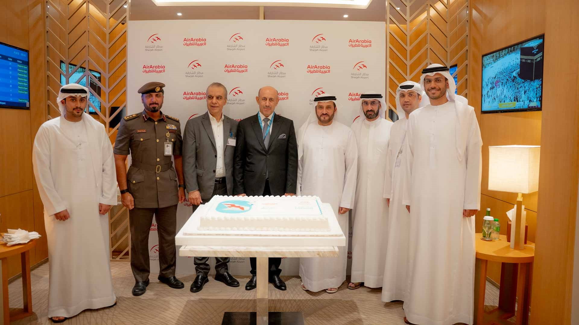 مطار الشارقة والعربية للطيران يحتفيان باستئناف الرحلات إلى دمشق 