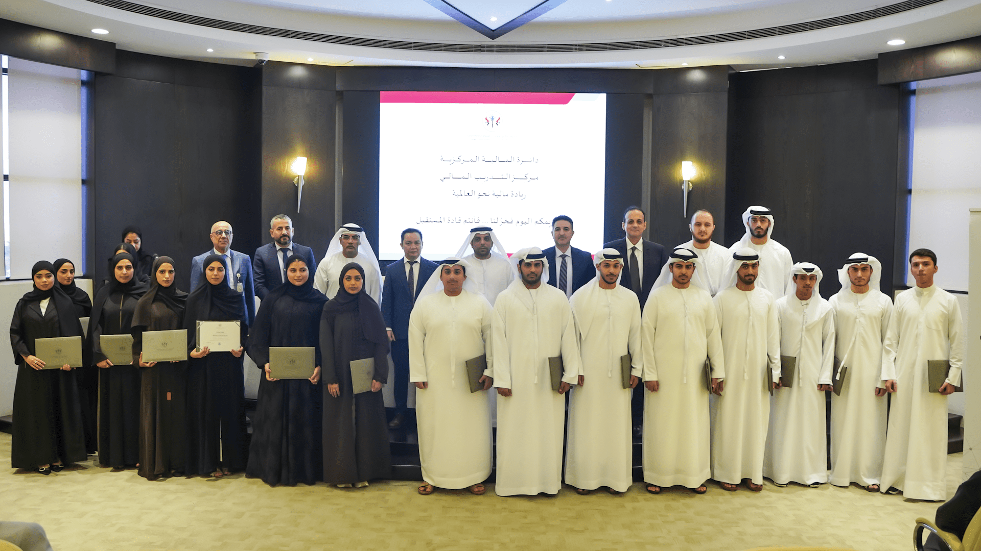 "مالية الشارقة" تقدم ورش عملية لطلبة المحاسبة بجامعة الشارقة 