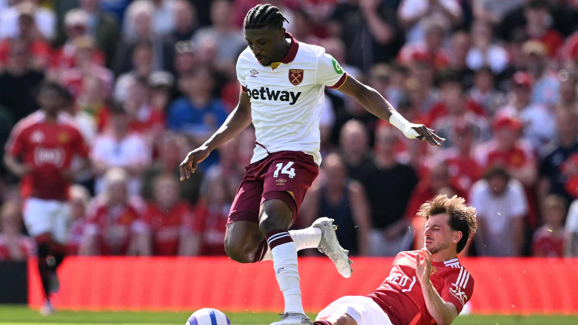 توتنهام الإنجليزي يتعاقد مع الجناح الغاني محمد قدوس