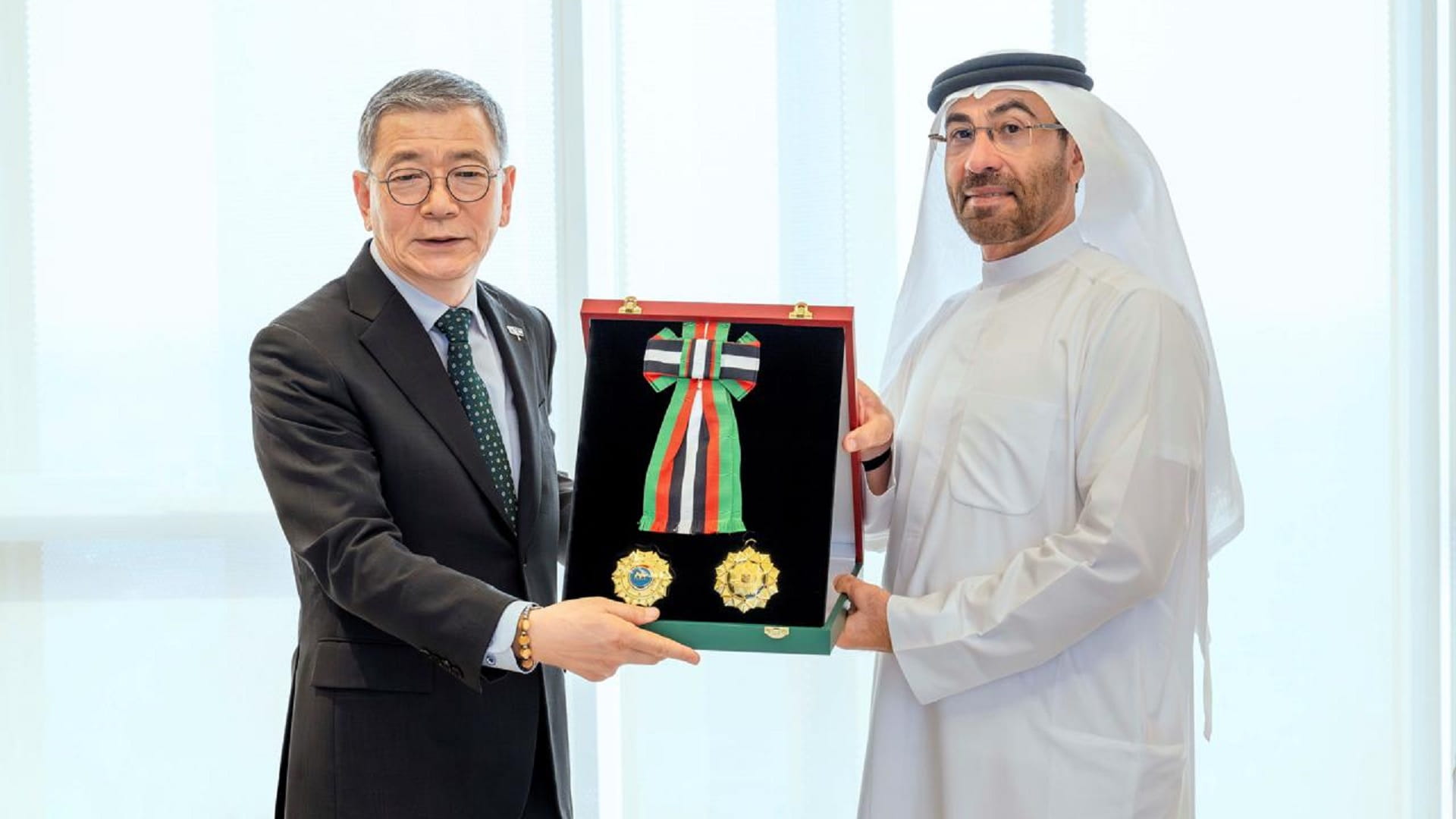 UAE President confers First Class Order of Indep. on Korean Amb.