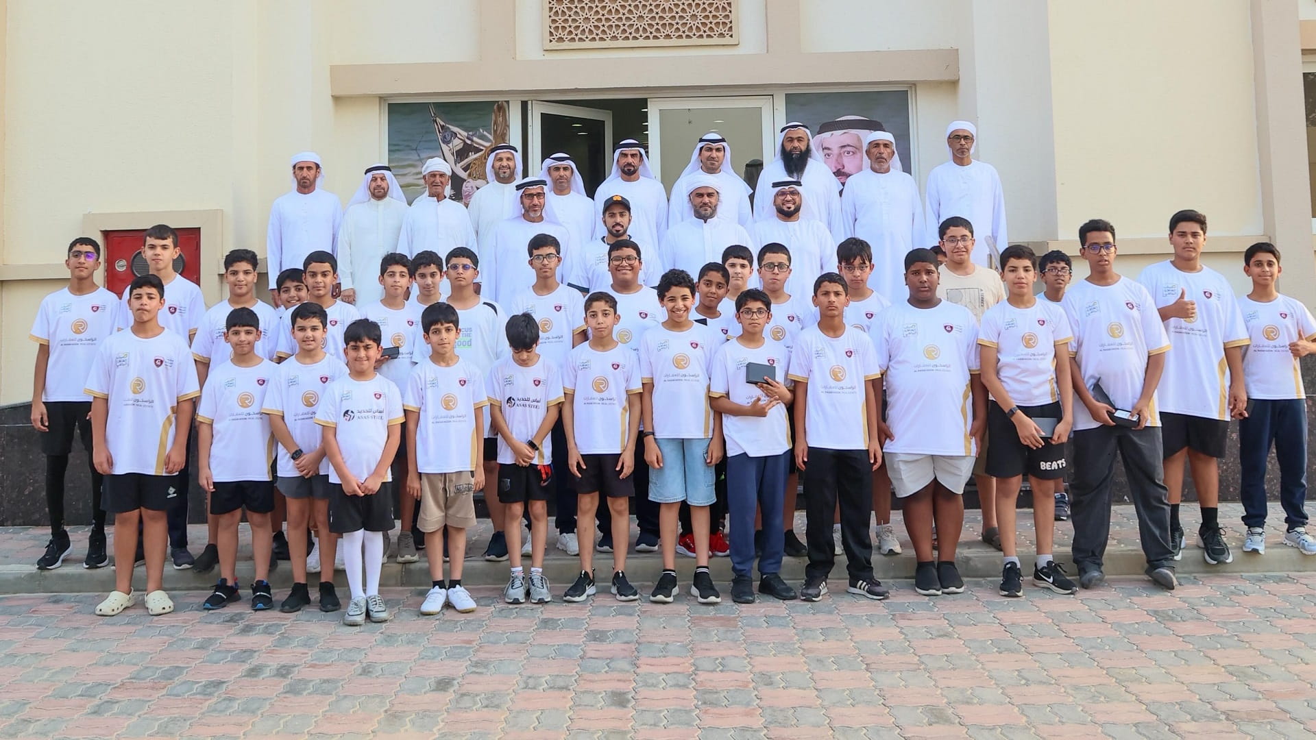 منتسبو نشاط نادي الحمرية الصيفي يتعرفون على جمعيات المجتمع المحلي 