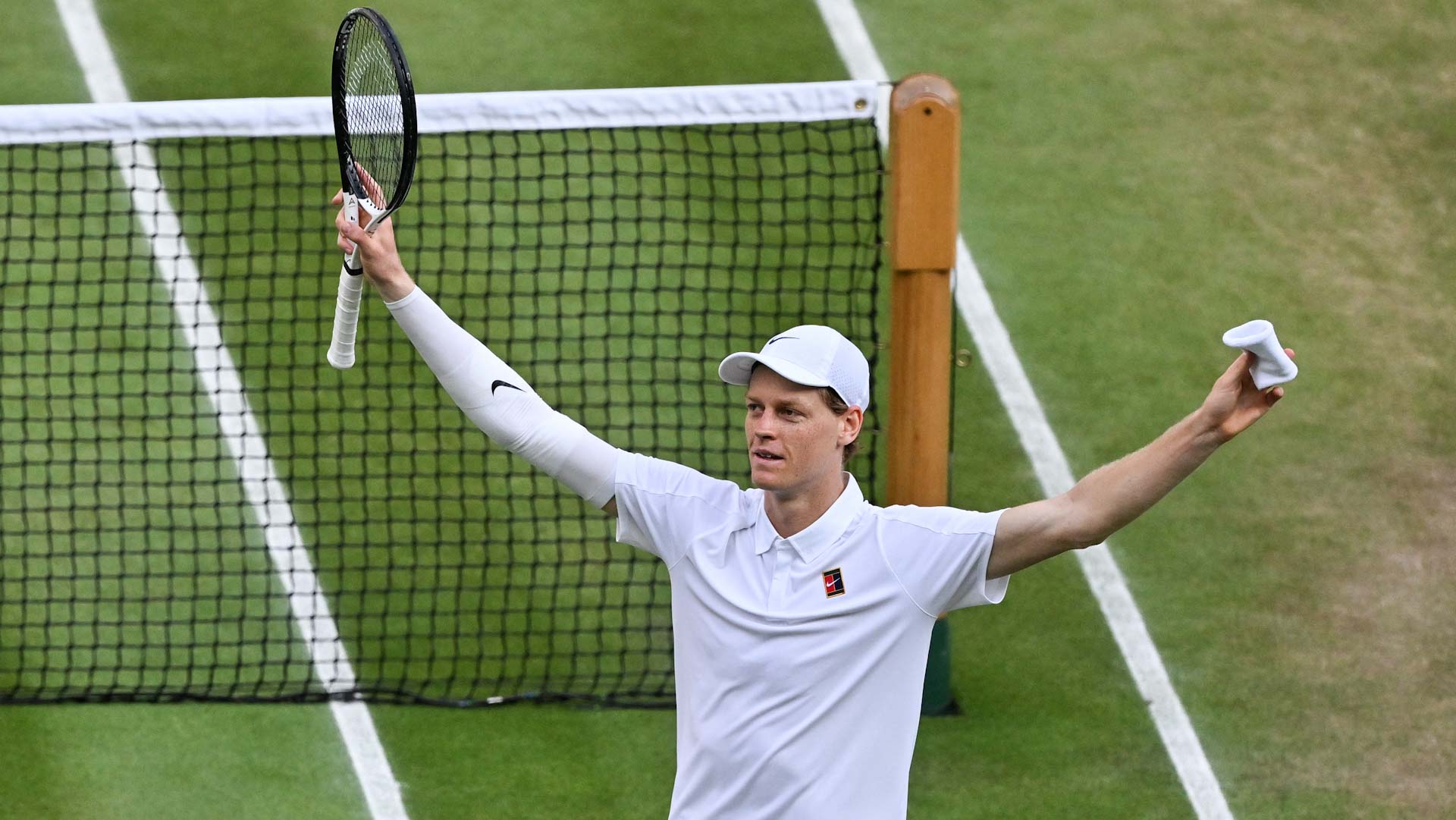 الإيطالي سينر يتصدر التصنيف العالمي لمحترفي التنس  