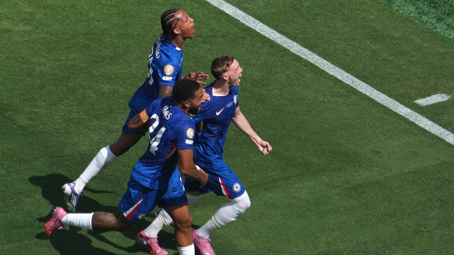 تشيلسي الإنجليزي يتوج بلقب مونديال الأندية لكرة القدم    