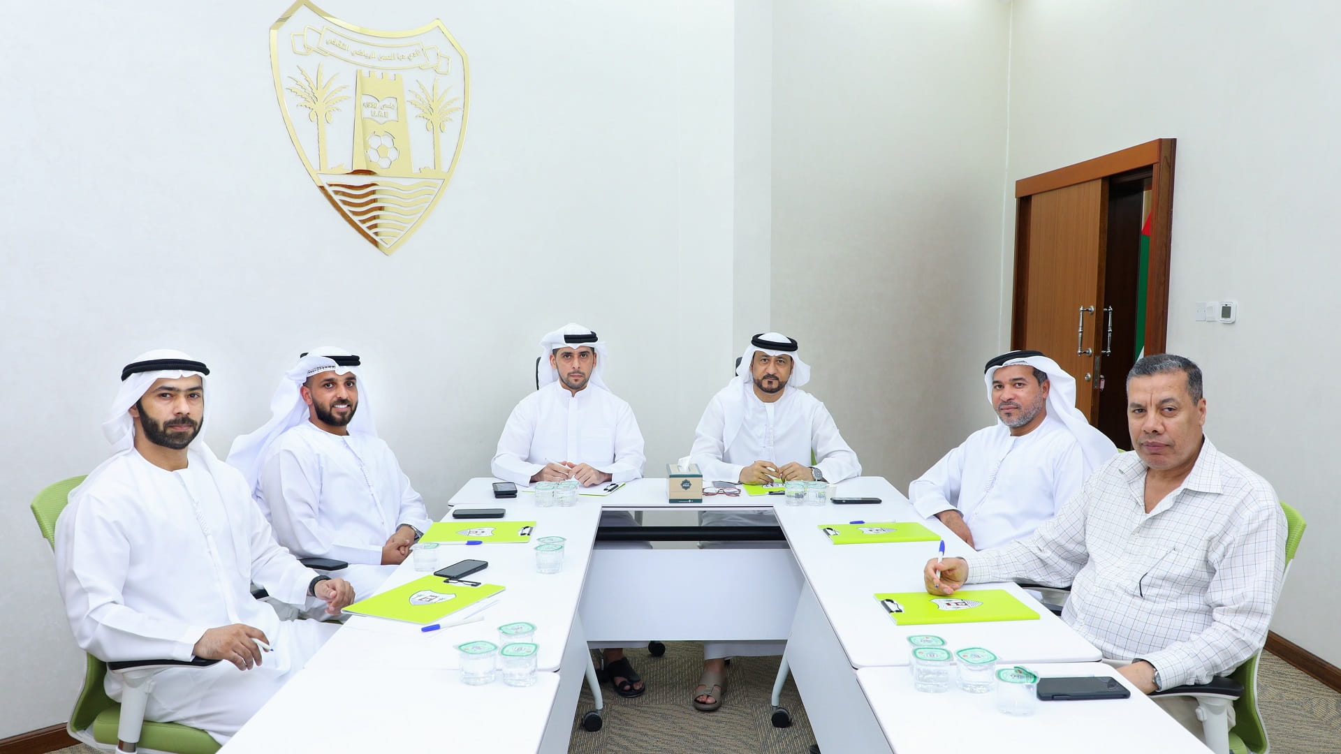 لجنة الألعاب الجماعية بنادي دبا الحصن تبحث تطوير رياضة كرة اليد  