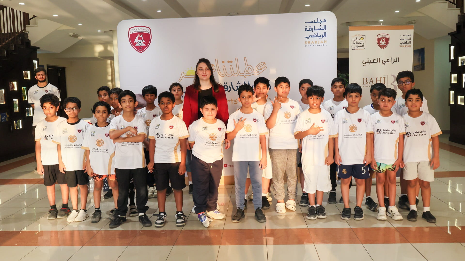 نادي الحمرية يحث منتسبي "عطلتنا غيّر" على التطوع وخدمة المجتمع 