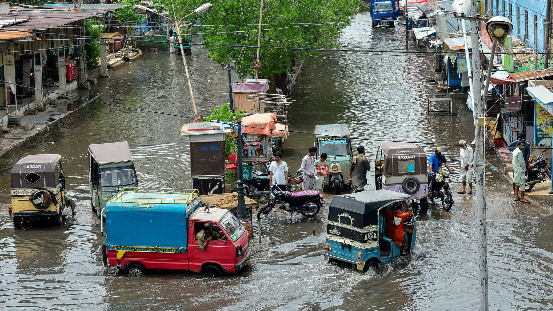  الأمطار الغزيرة تسبب دماراً في عدة مدن باكستانية 