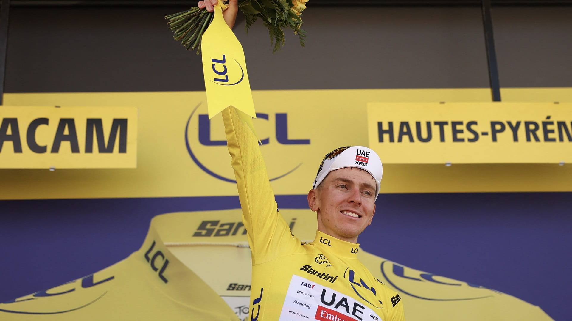 دراج فريق الإمارات يستعيد صدارة الترتيب العام في طواف فرنسا  