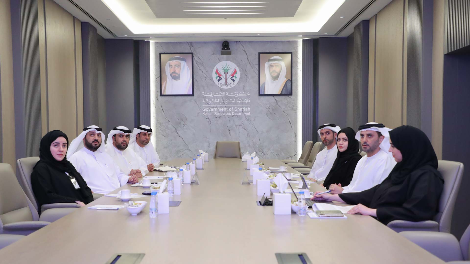 "موارد الشارقة" و"أمانة التنفيذي" تبحثان سبل تعزيز التطوير الحكومي 