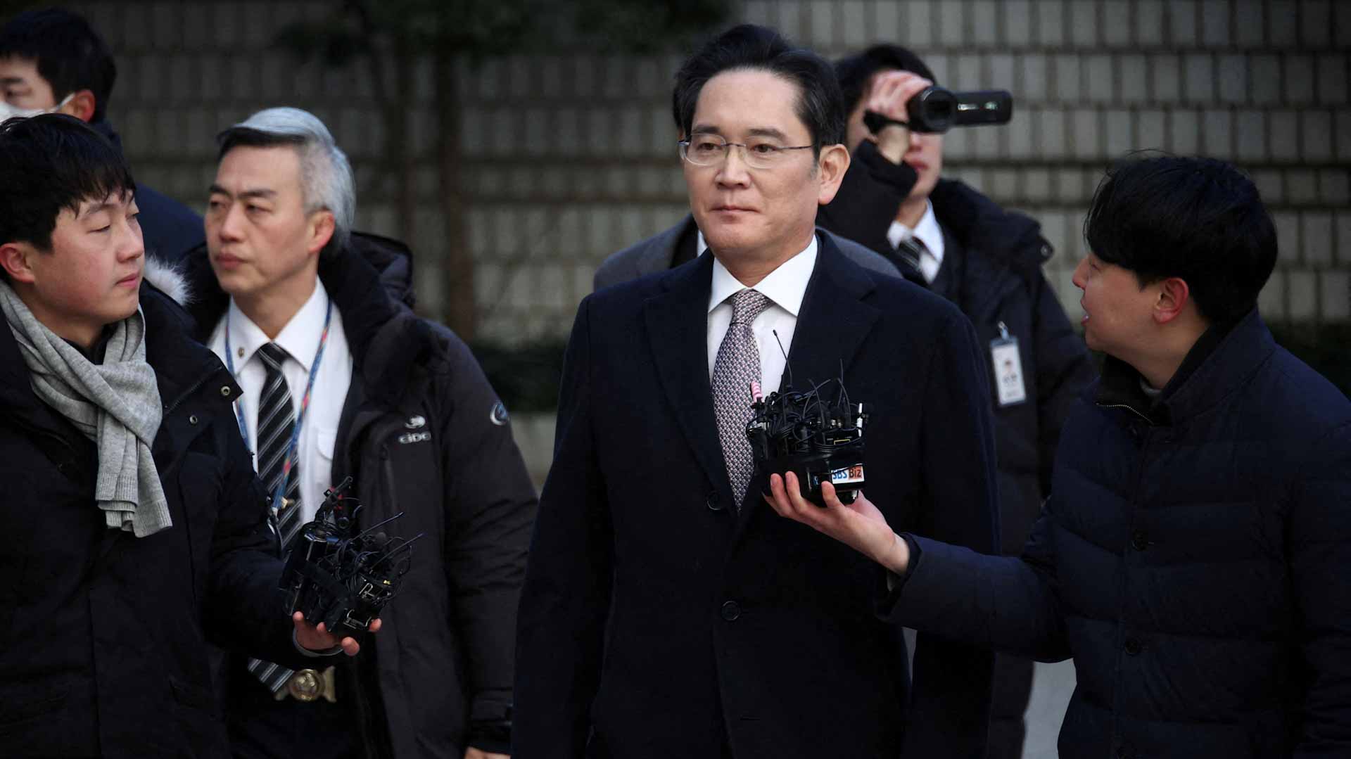 المحكمة العليا بكوريا الجنوبية تبرئ رئيس سامسونغ من تهم احتيال وتلاعب 