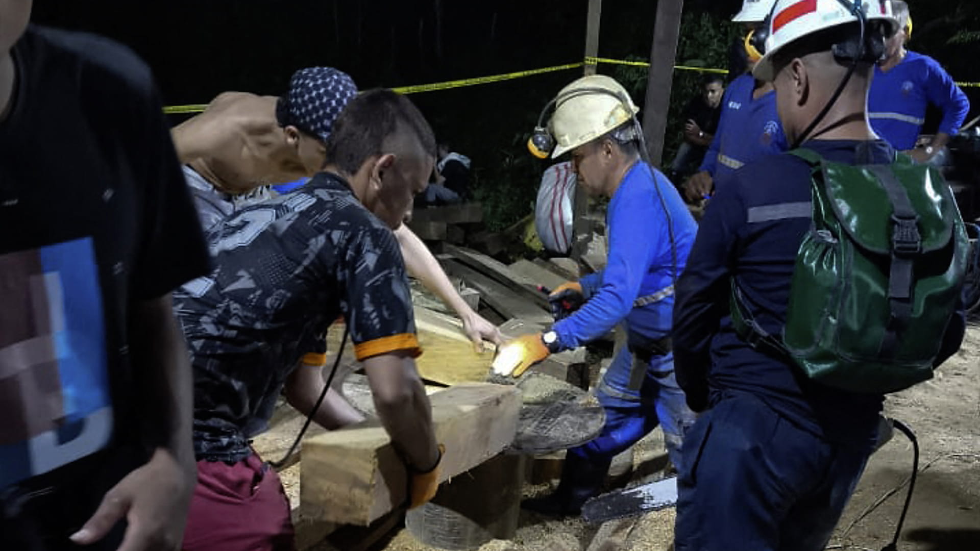 كولومبيا: 18 عاملاً عالقون في منجم ذهب في مقاطعة أنتيوكيا 