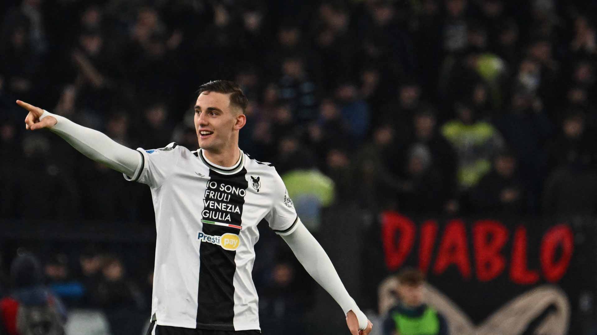  نابولي يتعاقد مع المهاجم لورنتسو لوكا من أودينيزي   