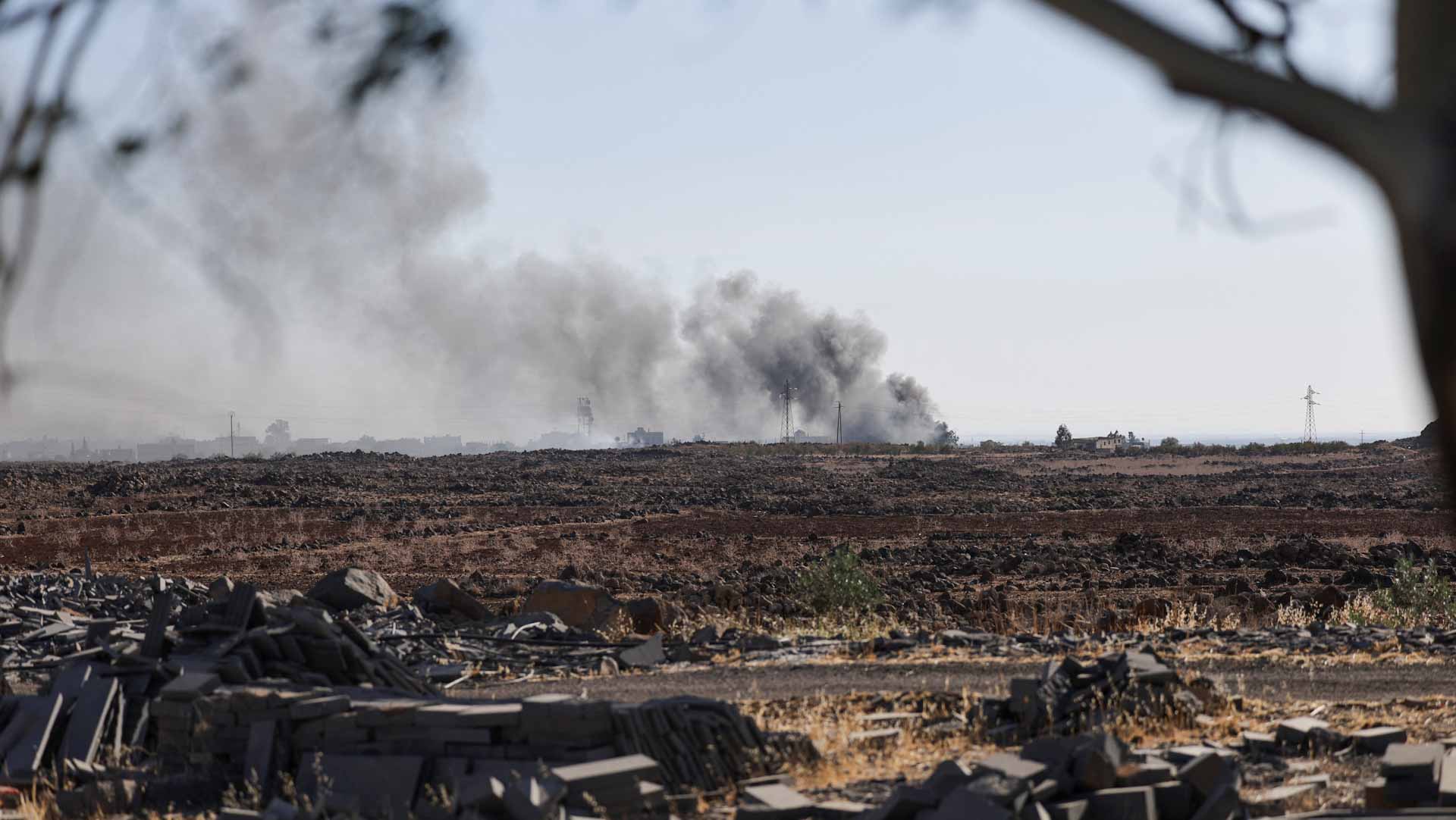 بعد شنها غارات عنيفة.. إسرائيل تتفق مع سوريا على وقف إطلاق النار 