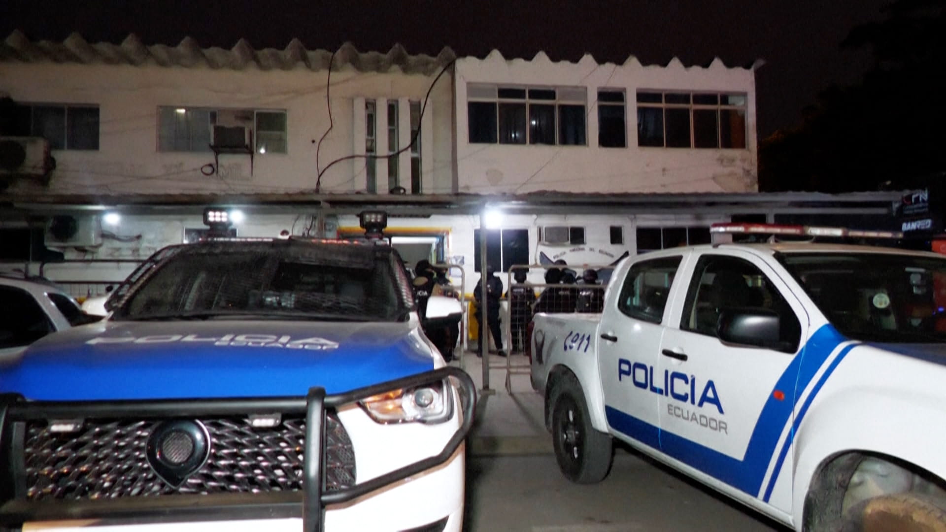 Nine shot dead at pool bar in Ecuador tourist city 
