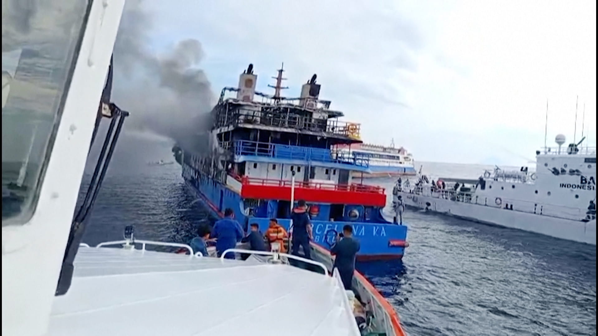 إندونيسيا: وفاة 5 أشخاص بحريق عبّارة قبالة سواحل جزيرة سولاويزي 