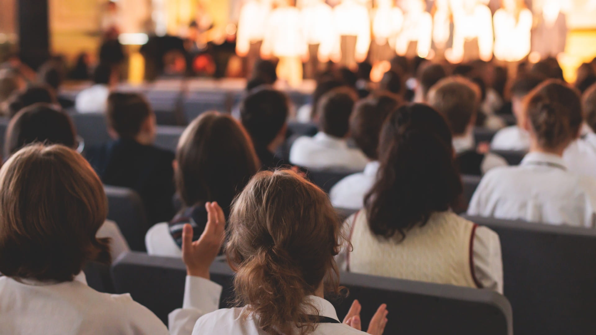 مهرجان الشارقة المسرحي المدرسي يُطلق العنان لإبداعات الطلبة 