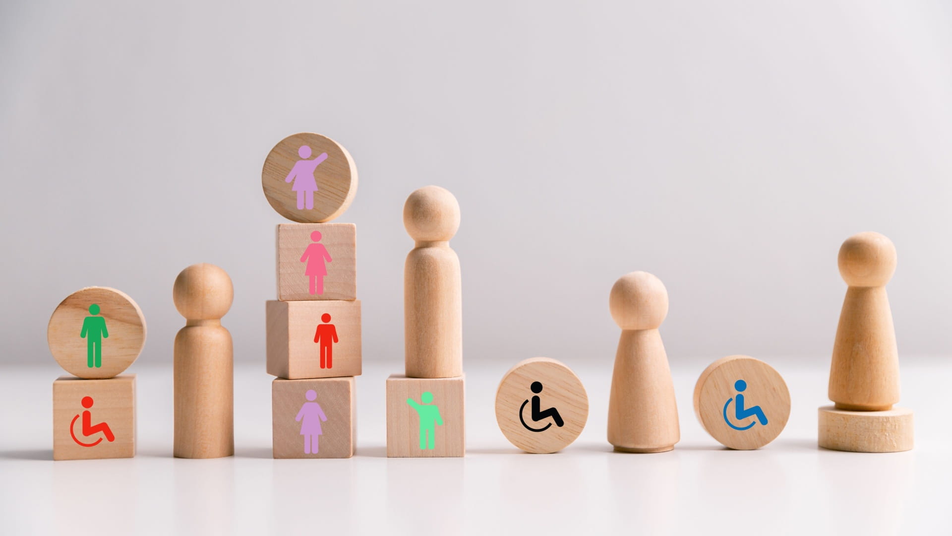 الشارقة نموذج يُحتذى في دمج ذوي الإعاقة في البيئة التعليمية 