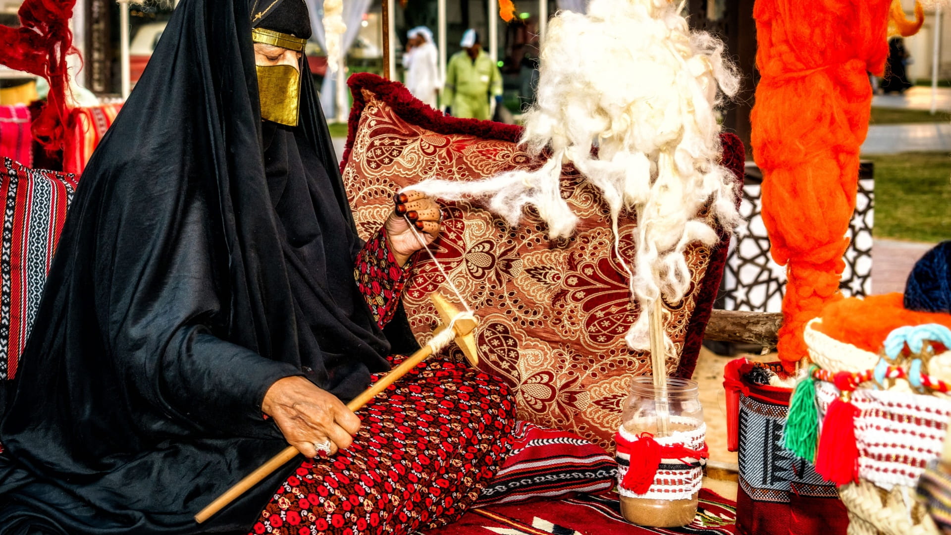 الفنون التقليدية في الشارقة تتألق بلمسة عصرية 