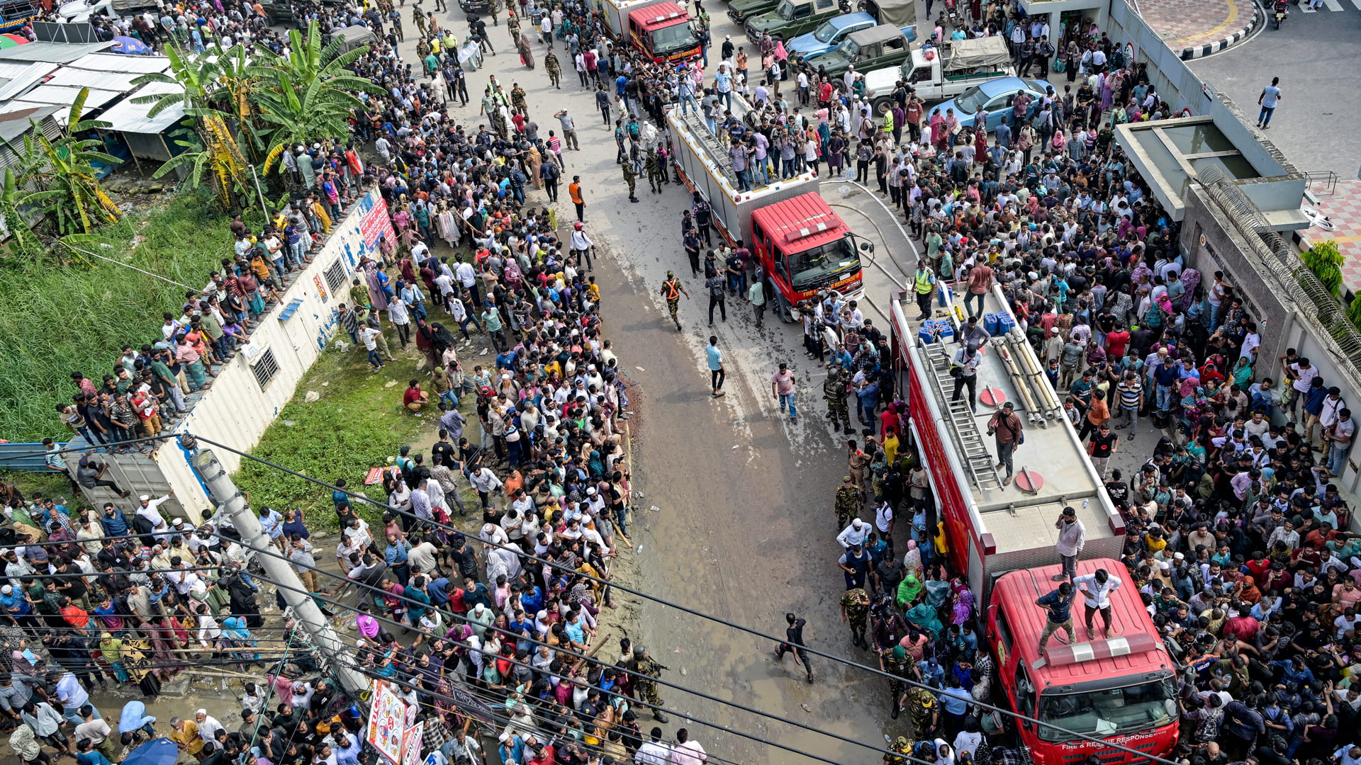 بنغلادش: وفاة 19 شخصاً جراء اصطدام طائرة عسكرية بمدرسة في دكا 
