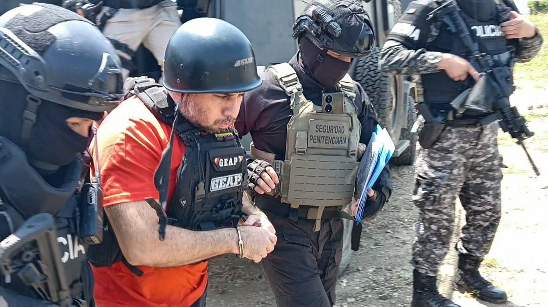 الإكوادور تسلّم الولايات المتحدة زعيم أخطر عصابة لتهريب المخدرات 