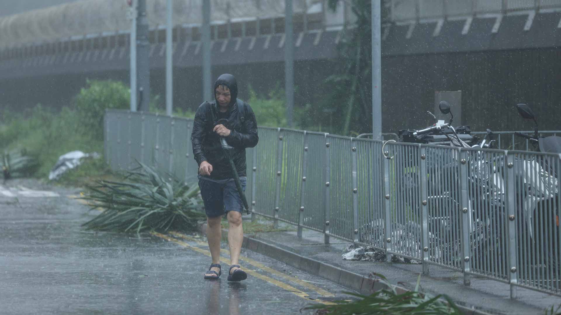 عواصف شديدة تجتاح جنوب الصين في أعقاب  مرور الإعصار ويبا 