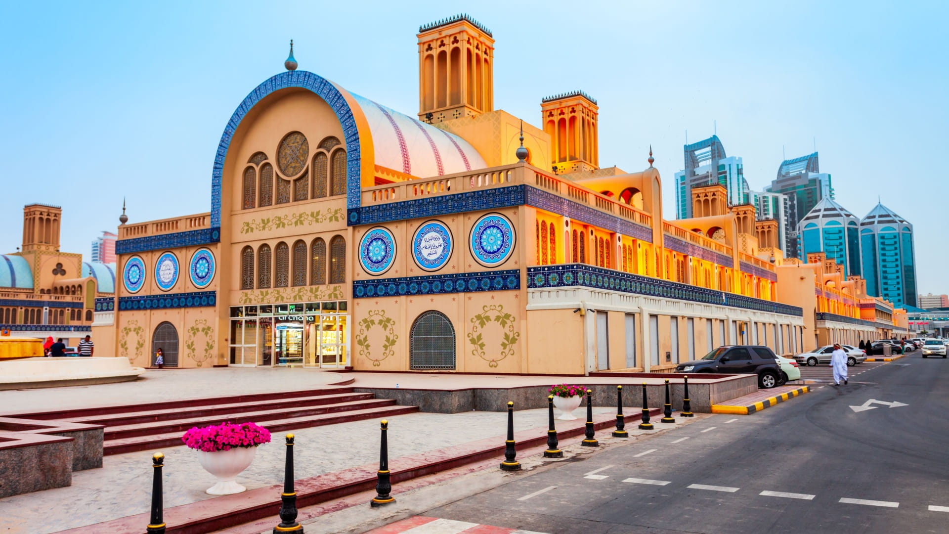 هوية الشارقة البصرية تمزج بين أصالة التراث وحداثة التصميم 