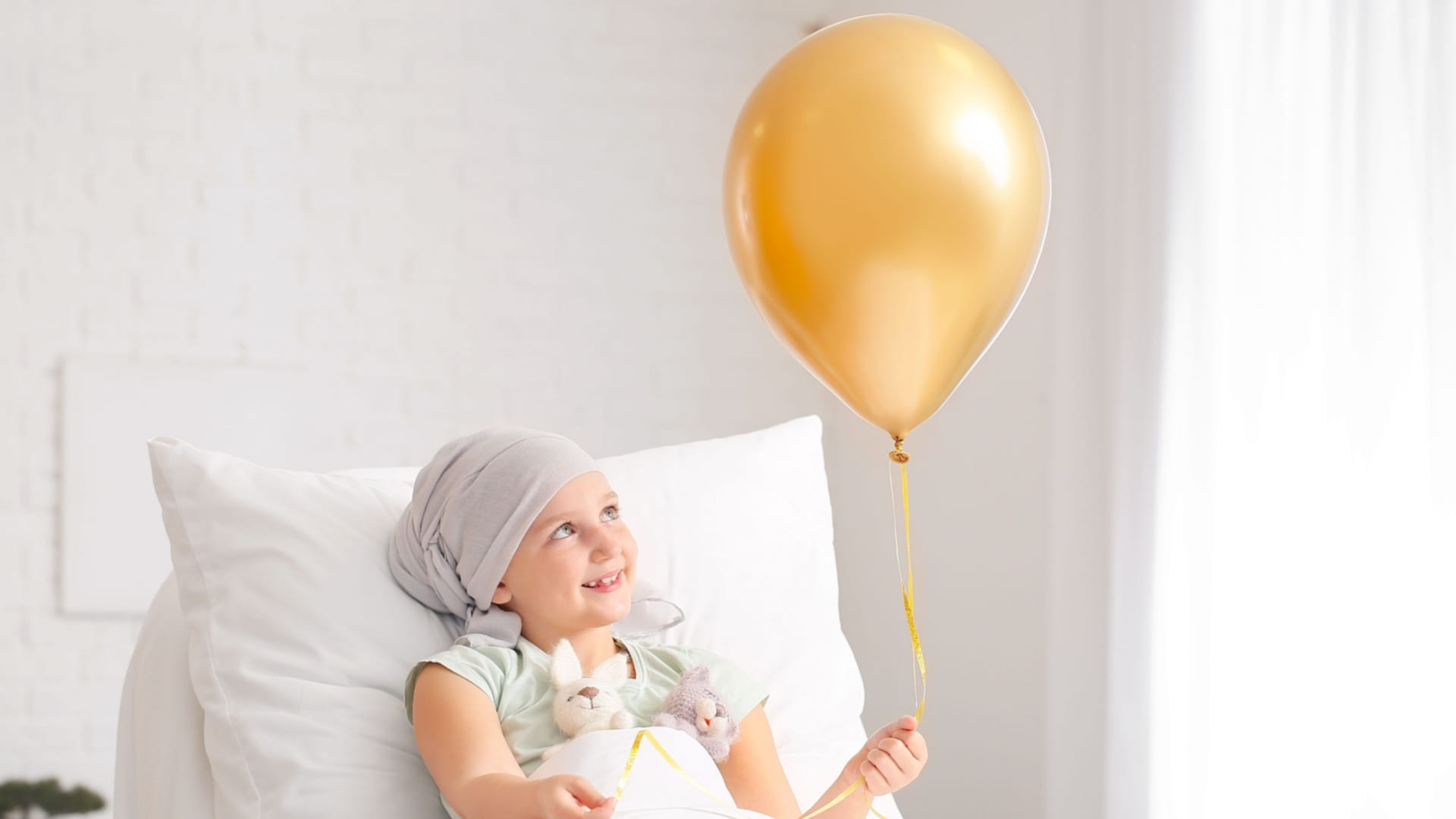 مبادرات تحمل الأمل من جمعية أصدقاء مرضى السرطان في الشارقة 