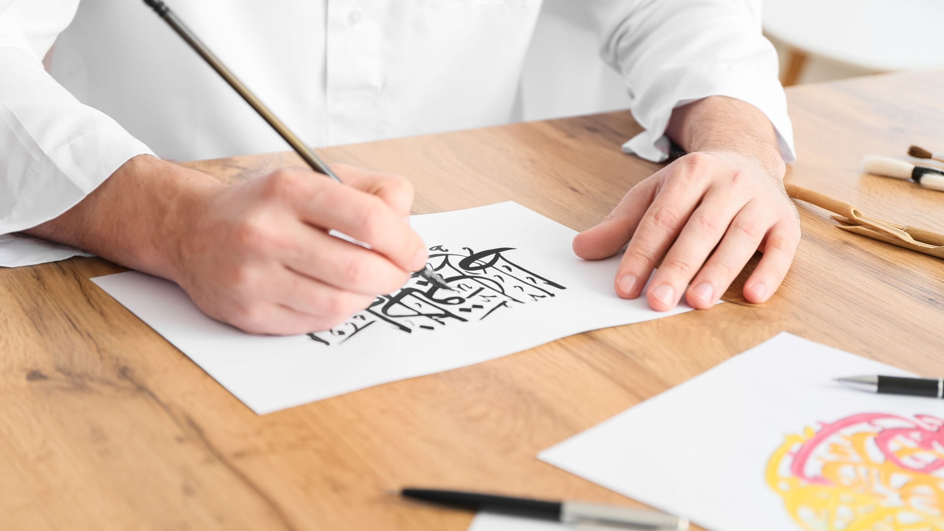 الشارقة تُكرّس جهودها لدعم فنون الخط العربي 