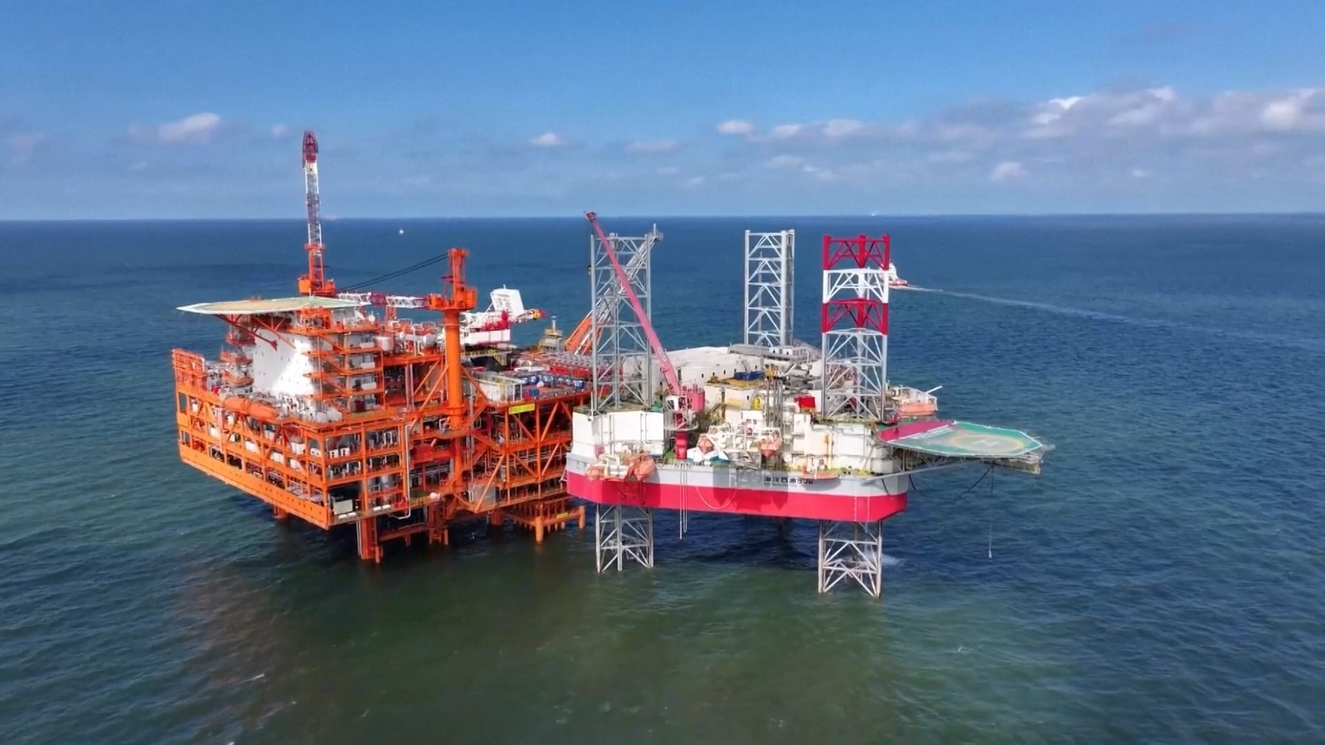 الصين تبدأ الإنتاج من أكبر حقول النفط الصخري في بحر بوهاي 