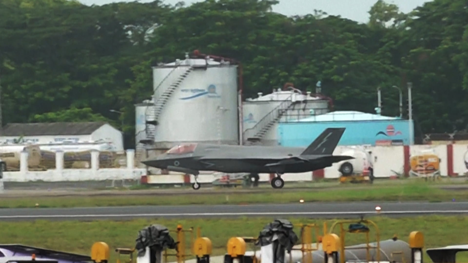 مقاتلة "إف-35 بي" البريطانية تغادر الهند بعد إصلاحها 