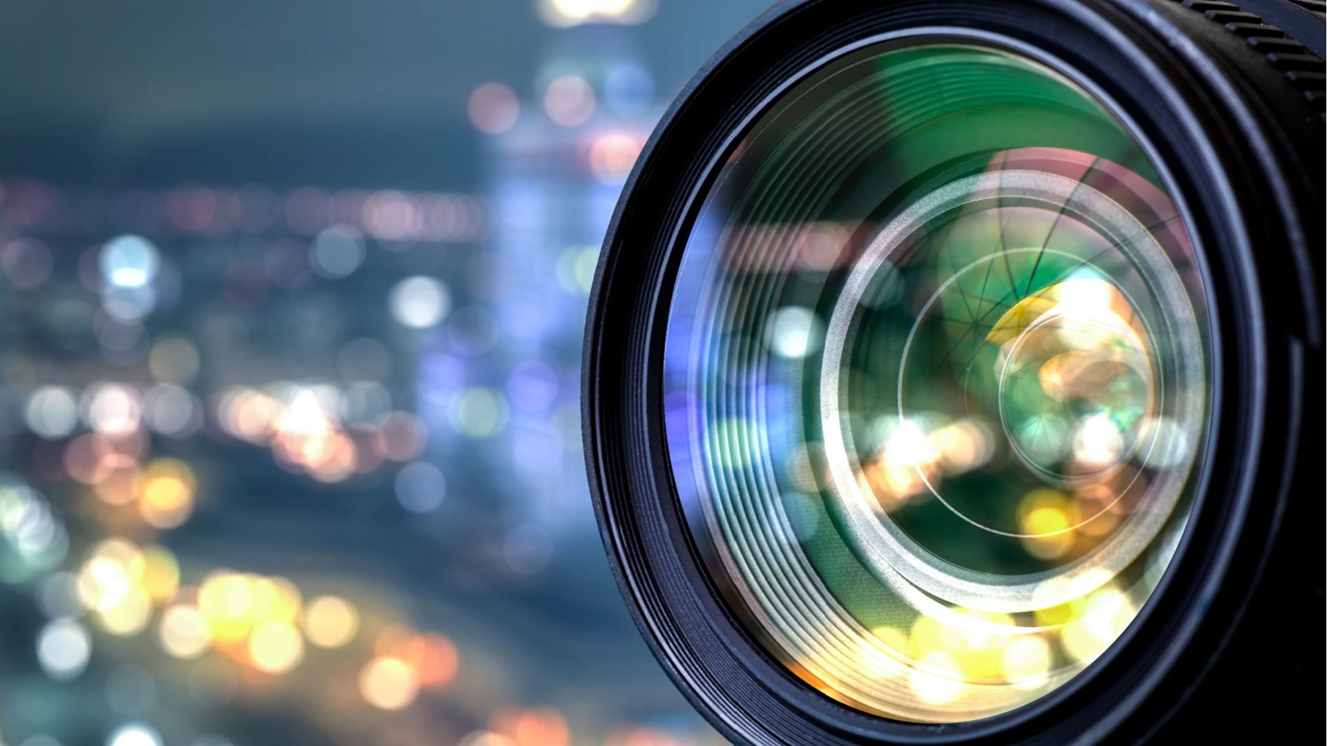 الشارقة بعدسة الواقع.. أفلام وثائقية متعلقة بالإمارة 