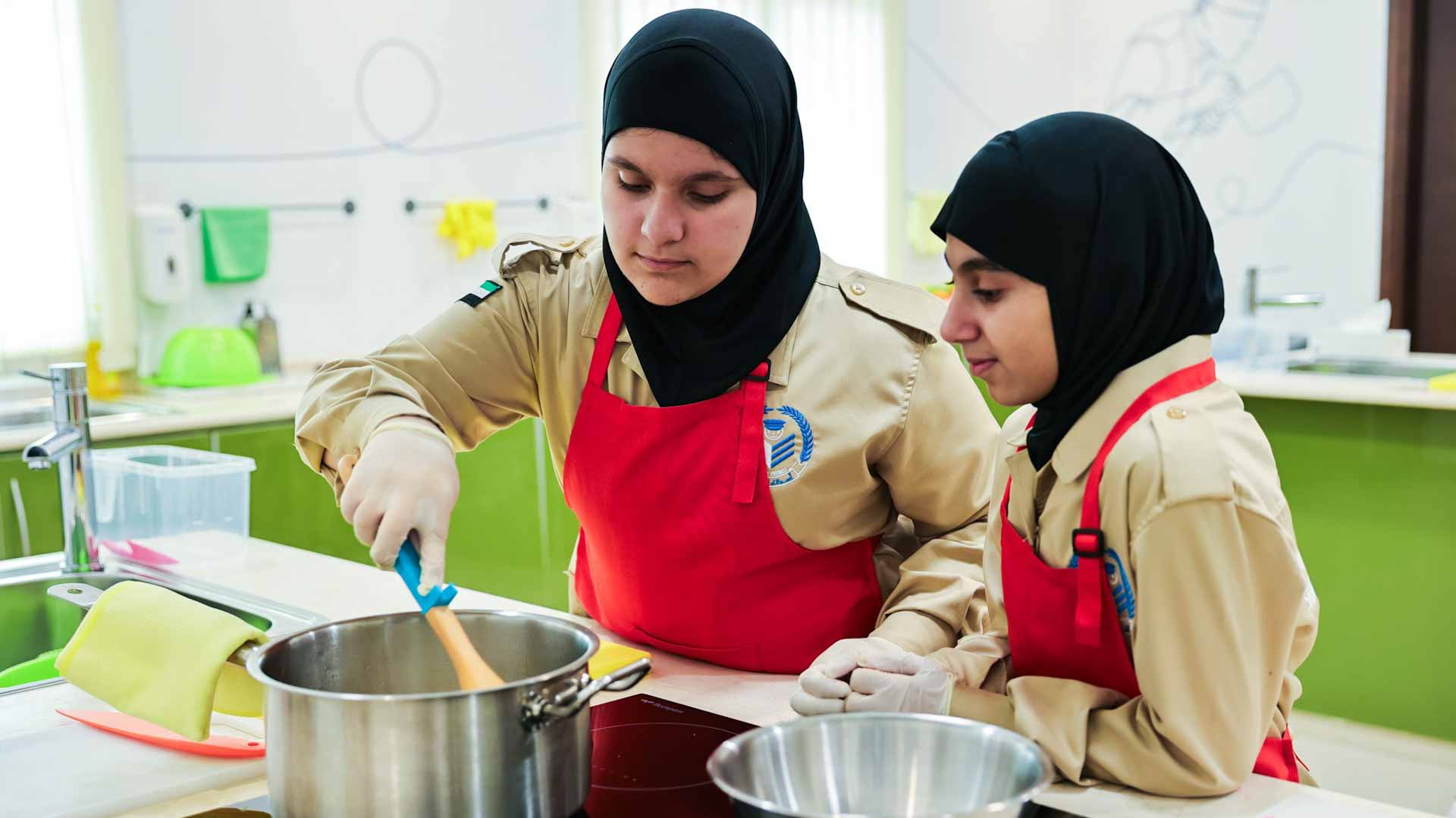 80 طفلاً يخوضون تجربة المهارات الحياتية مع ناشئة الشارقة في أجواء مميزة  