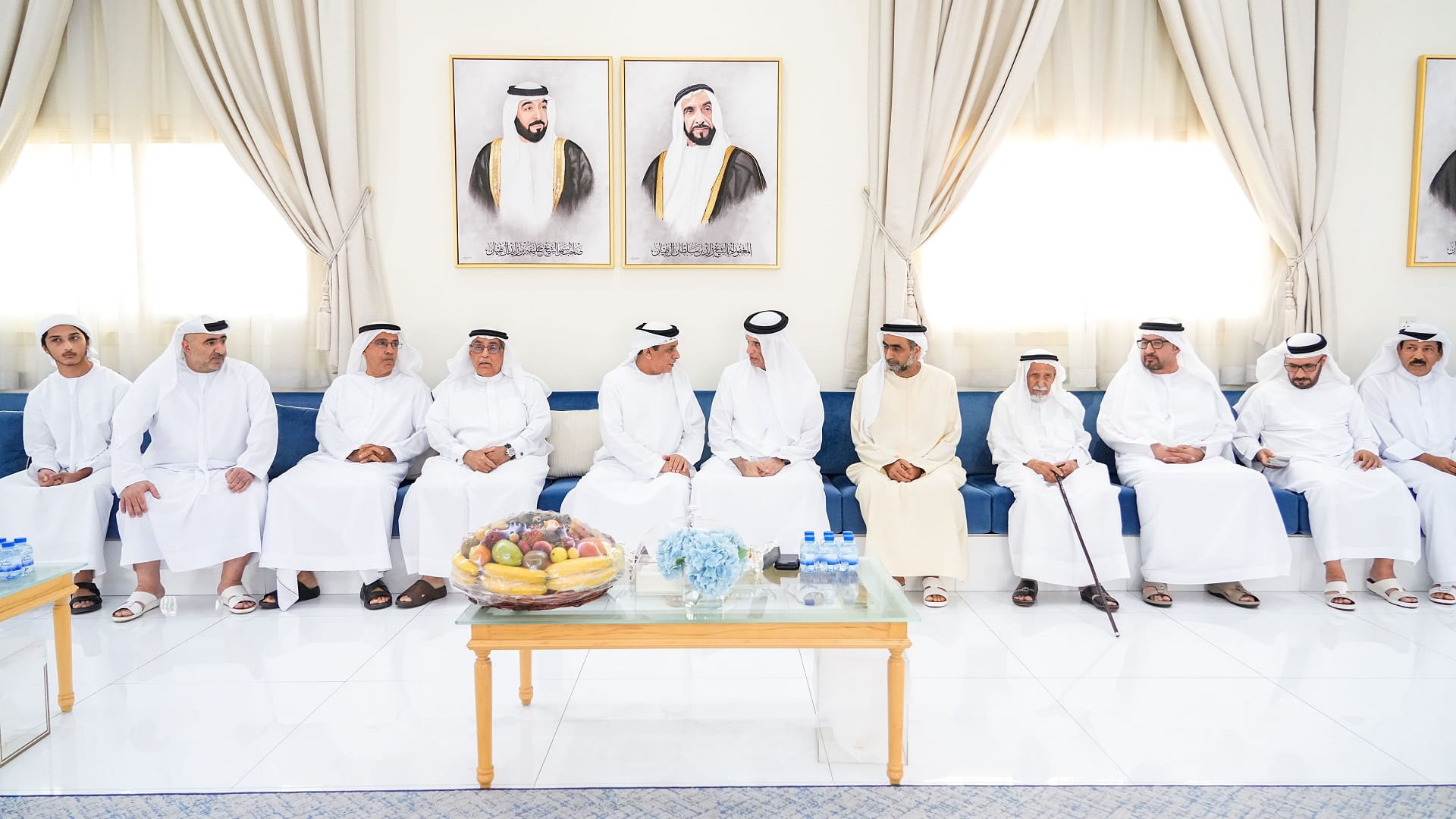 سعود بن صقر يقدم واجب العزاء في وفاة حمد علي بن علوان النعيمي 