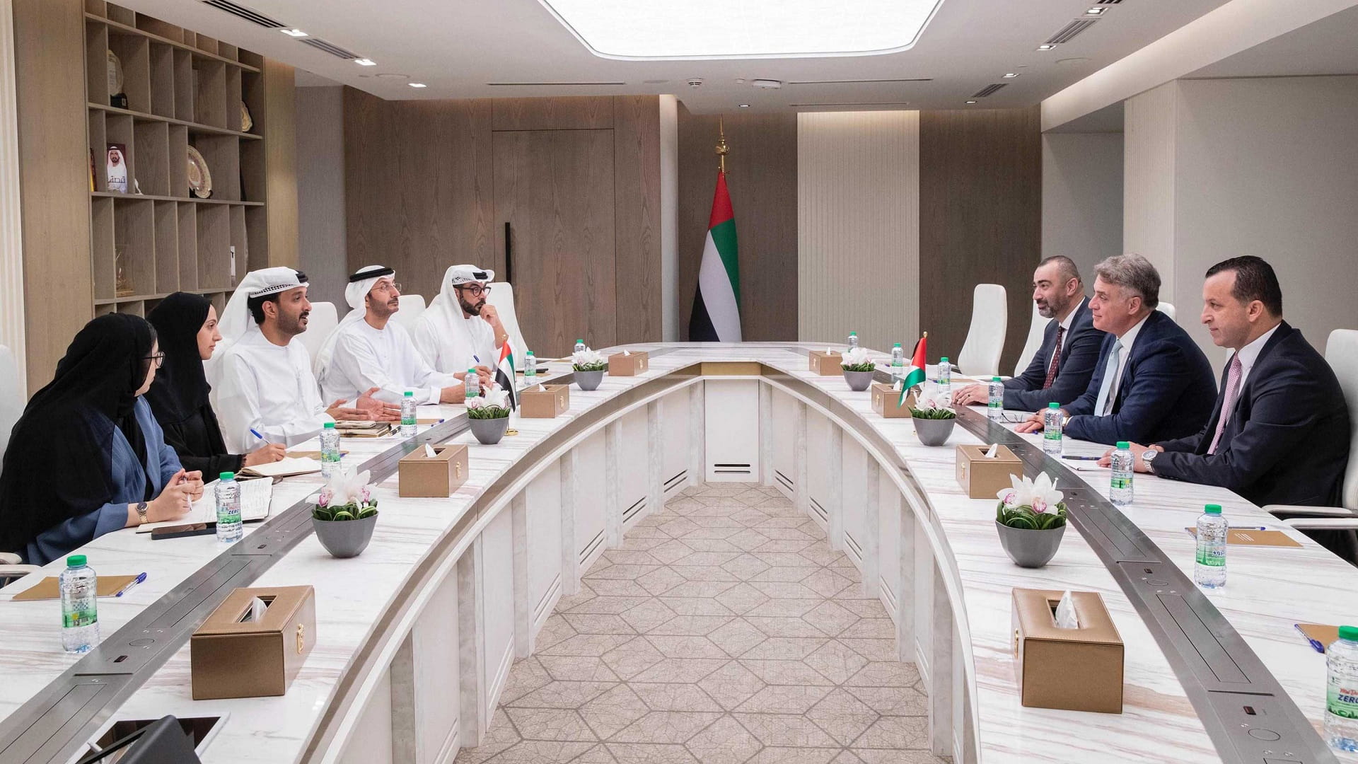 وزارة الاقتصاد والسياحة تبحث وسلطة النقد الفلسطينية تعزيز التعاون 