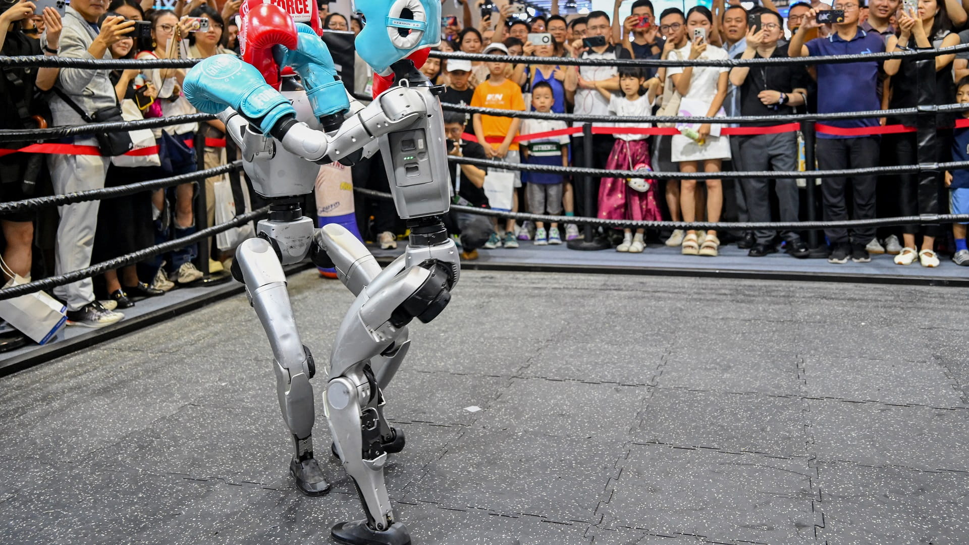 روبوتات تشبه البشر تجسد في شنغهاي طموحات الصين بالذكاء الاصطناعي 