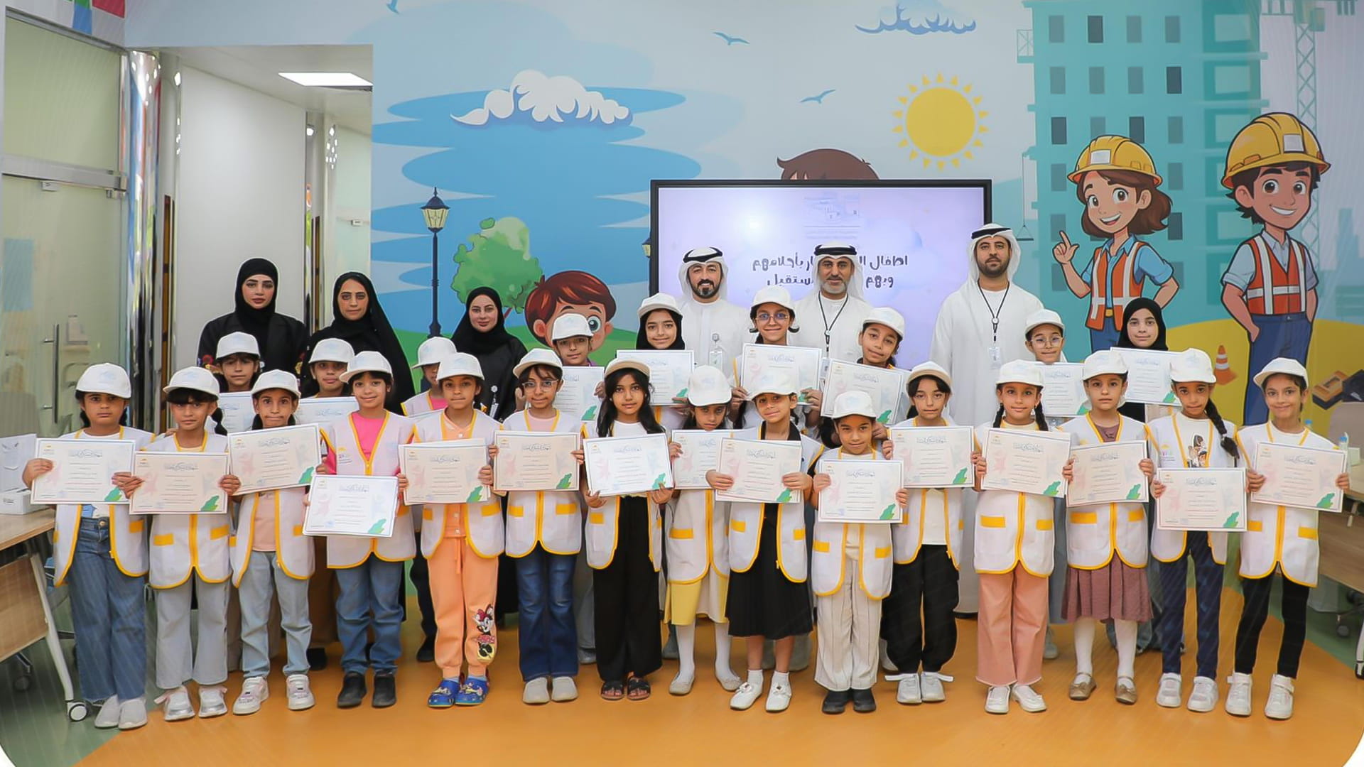 بلدية دبا الحصن تستثمر أوقات فراغ 50 طفلاً بنجاح لافت 