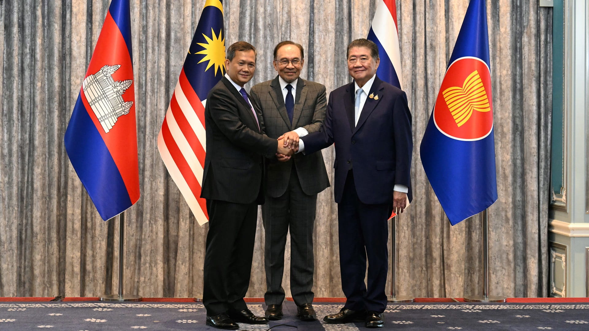 تايلاند وكمبوديا تتفقان على وقف غير مشروط لإطلاق النار 