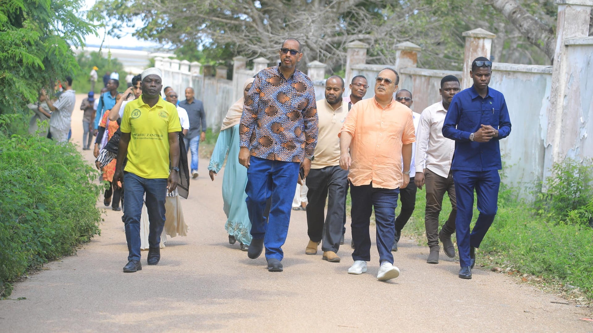 عبد العزيز المسلم يشيد بمواقع زنجبار التاريخية وحِرفها التقليدية