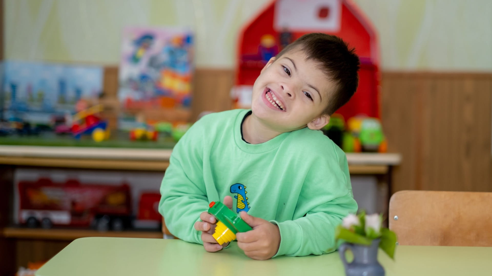 مركز الشارقة للتدخل المبكر… خطوة مبكرة تُحدث فرقًا في حياة الطفل وأسرته 