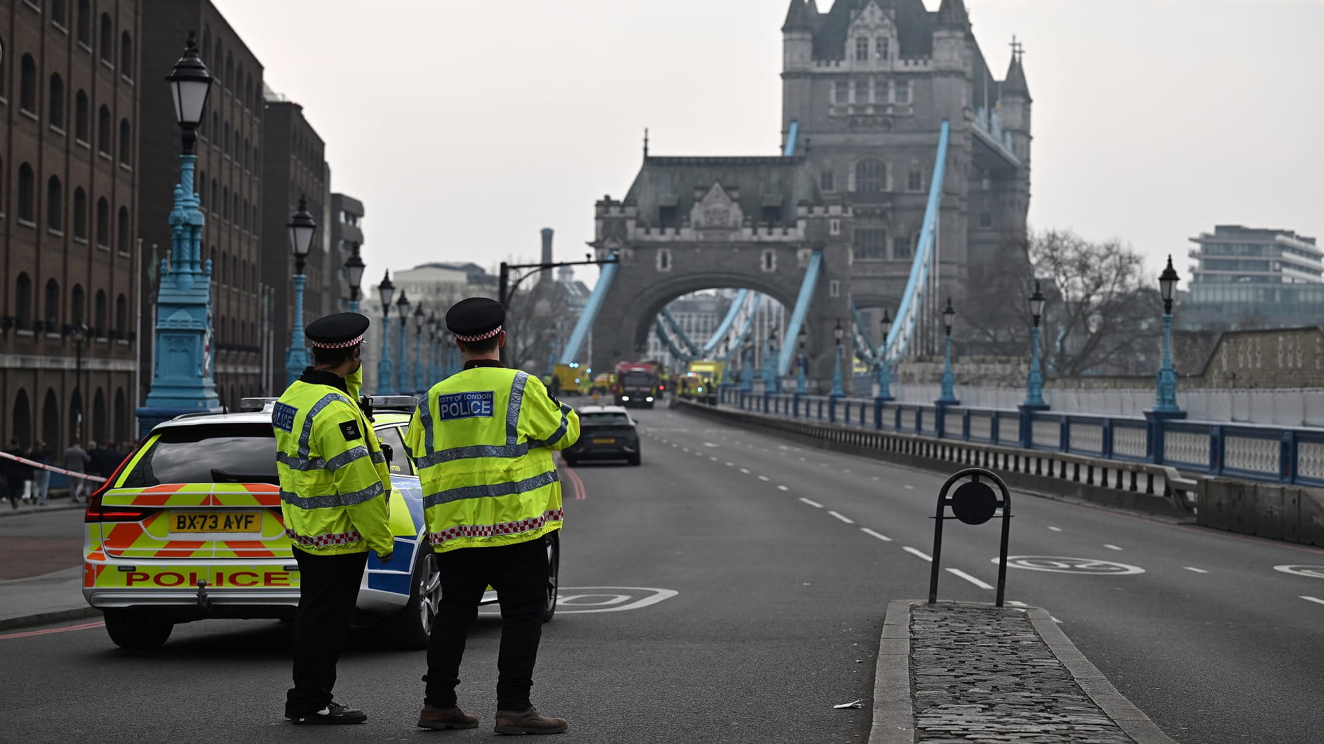 الشرطة البريطانية: مقتل 2 في واقعة طعن قرب جسر البرج بوسط لندن 