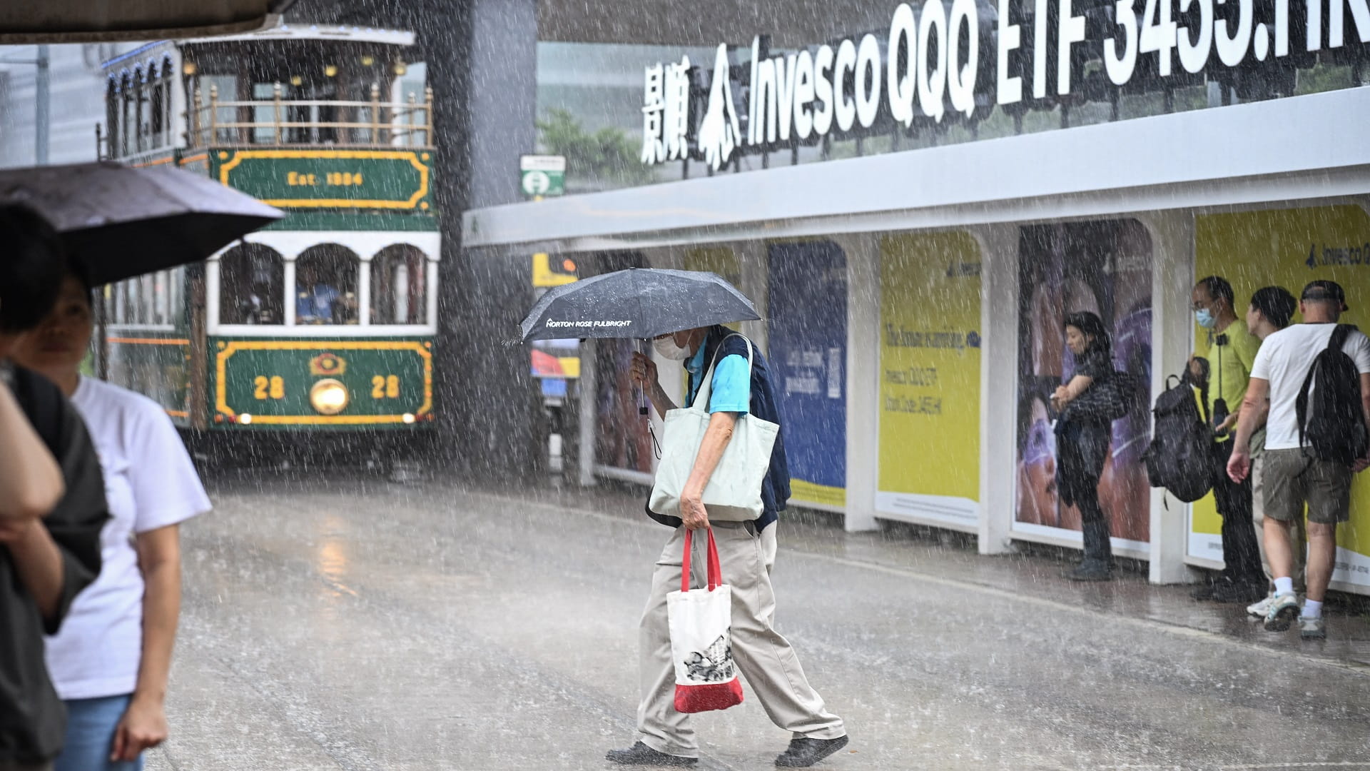 وفاة 30 شخصاً جراء أمطار غزيرة في العاصمة الصينية بكين