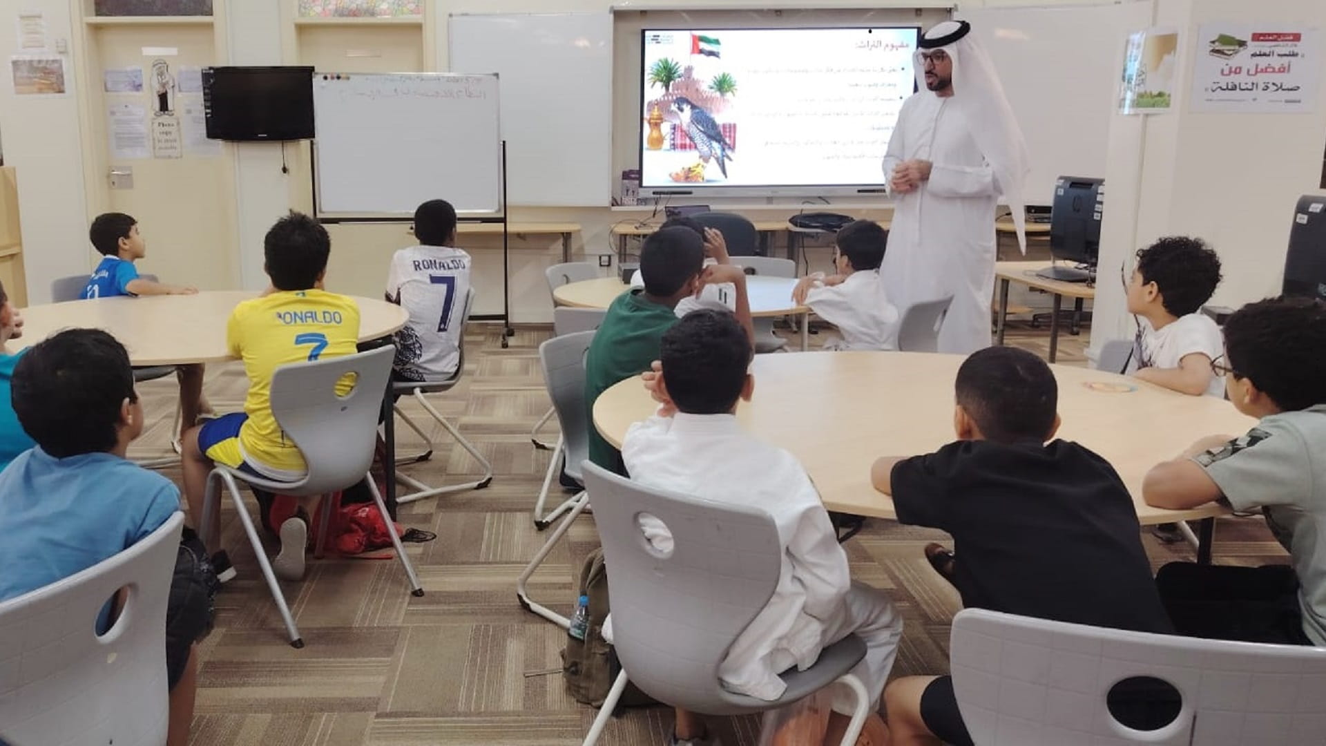 الأرشيف والمكتبة الوطنية يثري المخيمات الصيفية الطلابية 