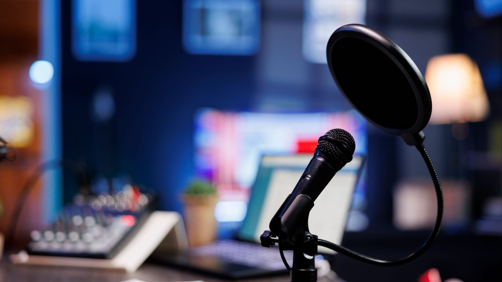 الشارقة تدعم قطاع صناعة المحتوى وتفتح آفاق جديدة للشباب 