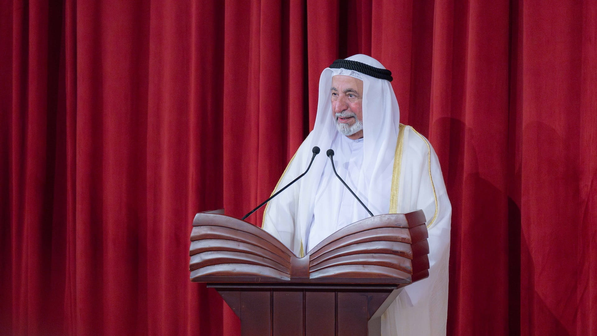 بيت الشعر في الشارقة يحتضن القصيدة ويجمع شعراء العرب 