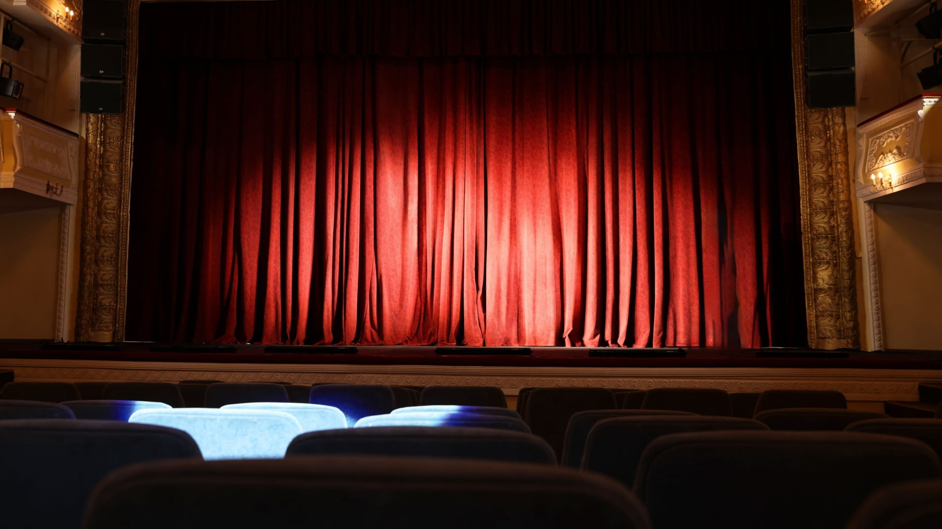 مهرجان كلباء للمسرحيات القصيرة.. منصة لإطلاق الإبداع والموهبة 