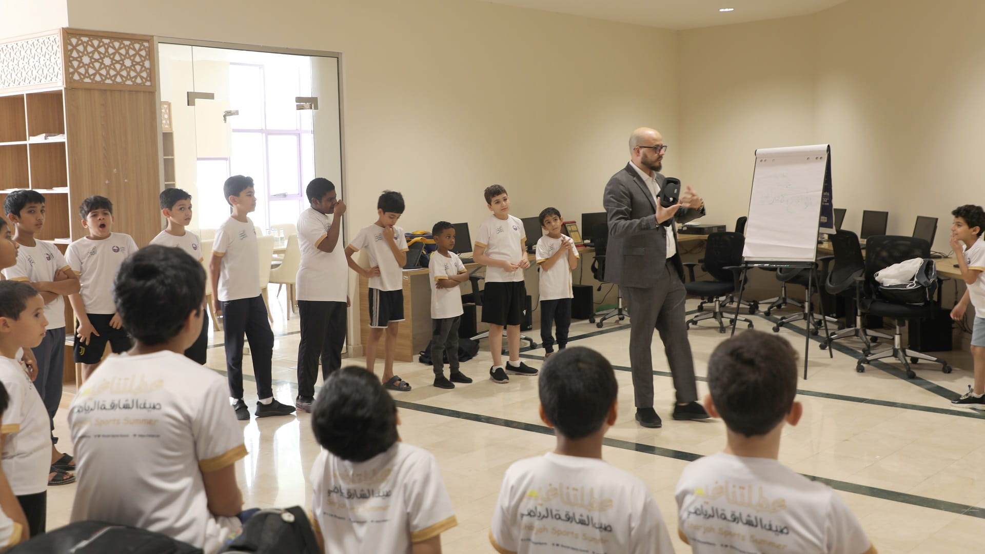 نادي الذيد يواكب المستقبل بورشة تفاعلية تدمج التقنية بالرياضة 