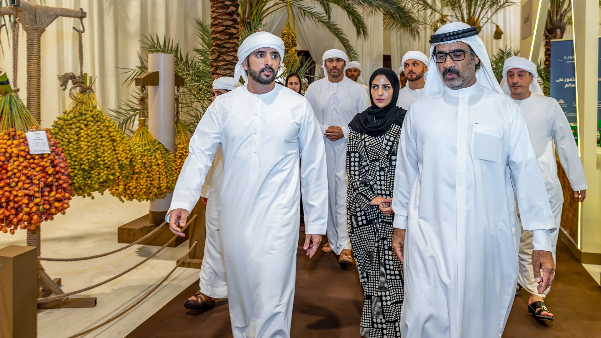 Hamdan bin Mohammed visits Date Fest., approves participant grant 