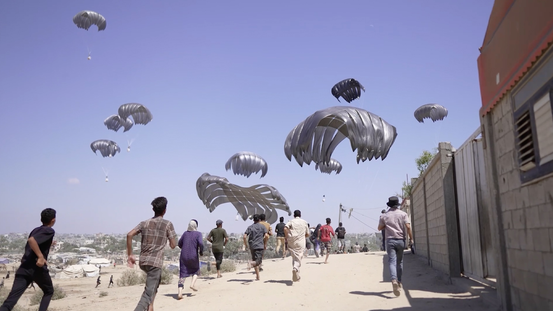 UAE delivers 58th airdrop, sends 41 aid trucks to Gaza 