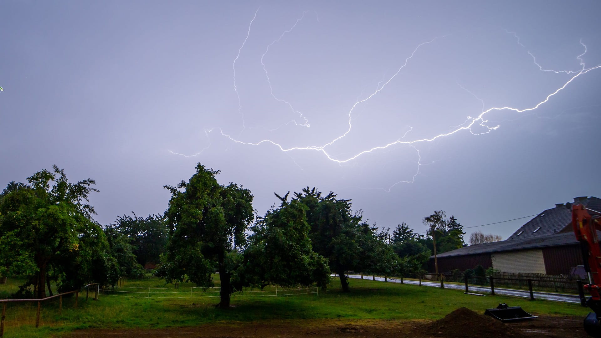 منظمة الأرصاد العالمية تسجل رقماً قياسياً جديداً لأطول ومضة برق 