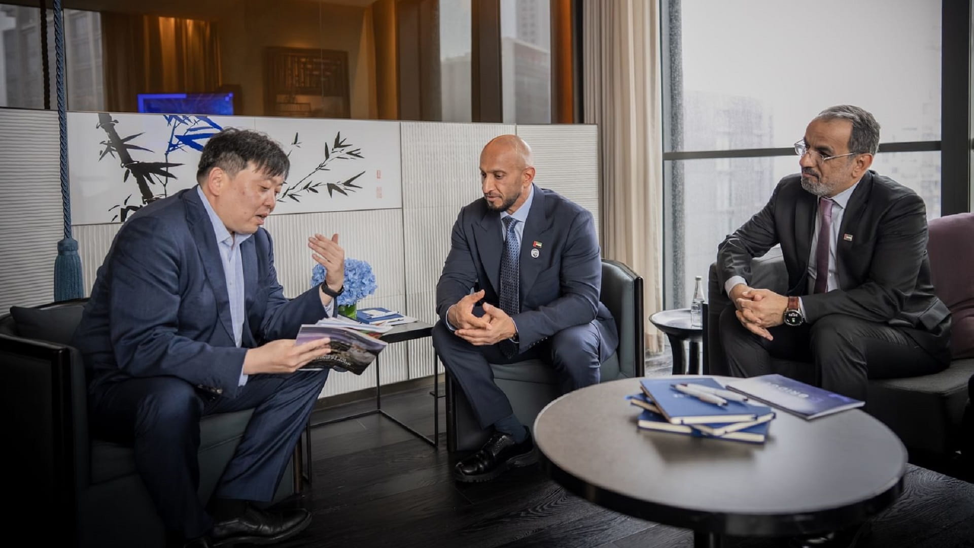 آل حامد يبحث مع قيادات إعلامية وتكنولوجية في شنغهاي تعزيز التعاون 